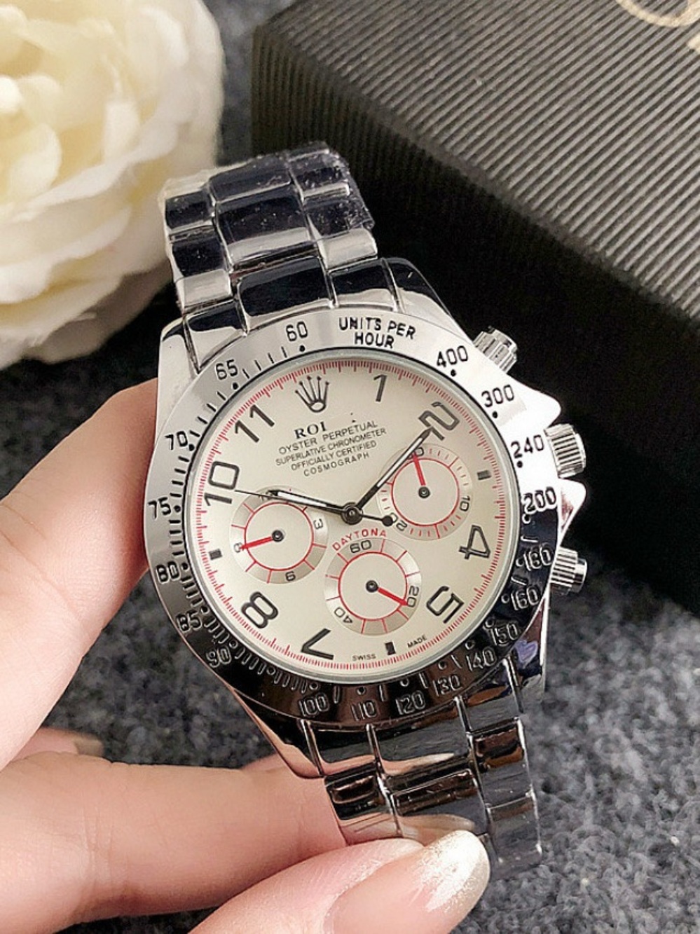 New men’s silver fashion watch